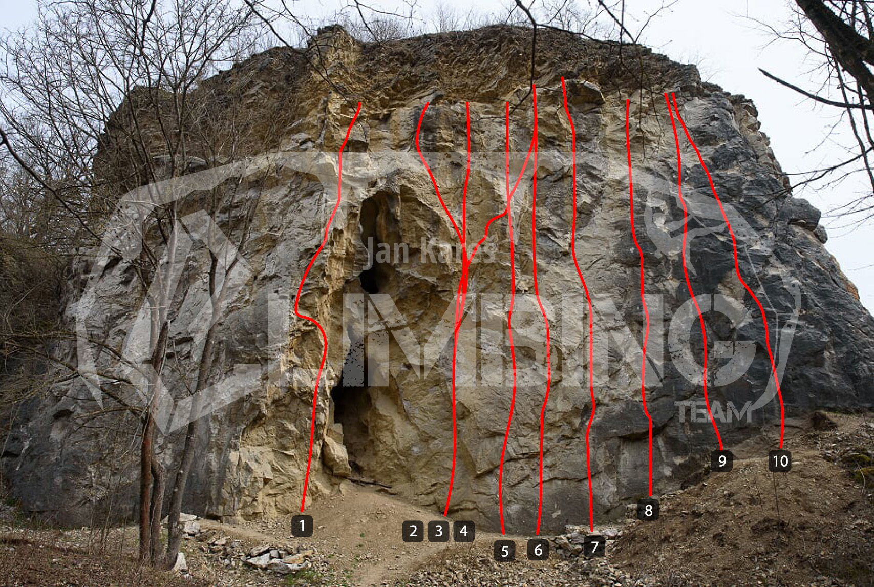 Lezecká oblast Lom KObyla - sektor Jeskyně pravá část 